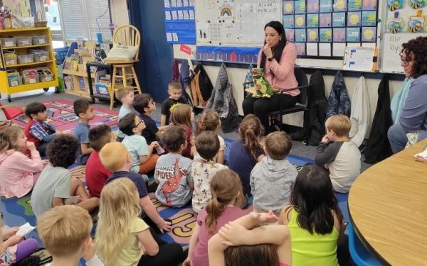 Ms. Chandra and David the Dancing Dinosaur visit a Kindergarten Class